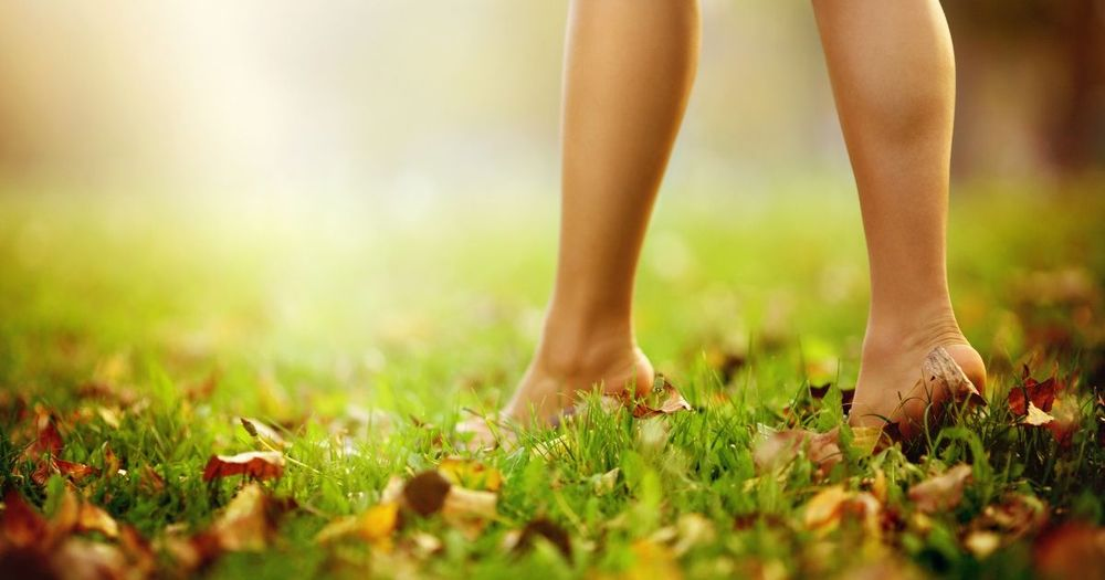 7 Remarkable Health Benefits of Walking Barefoot You Need to Know
