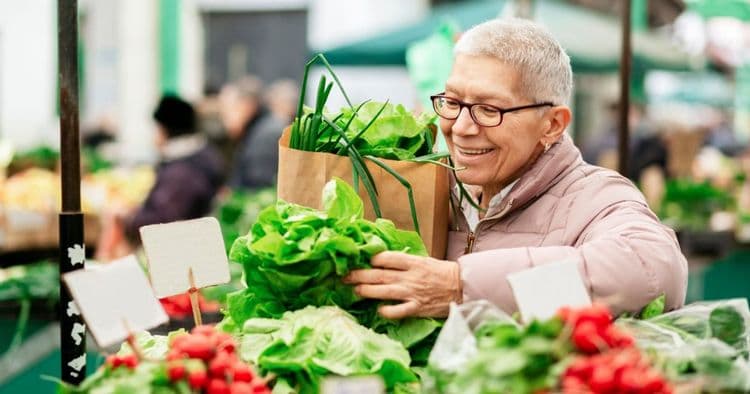 How to Eat Healthy Without Breaking the Bank