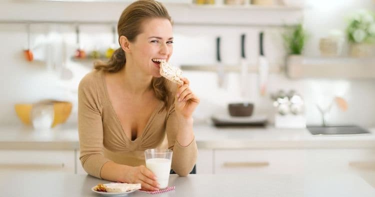 Why Snacking and Small Meals Can Sabotage Your Weight Loss